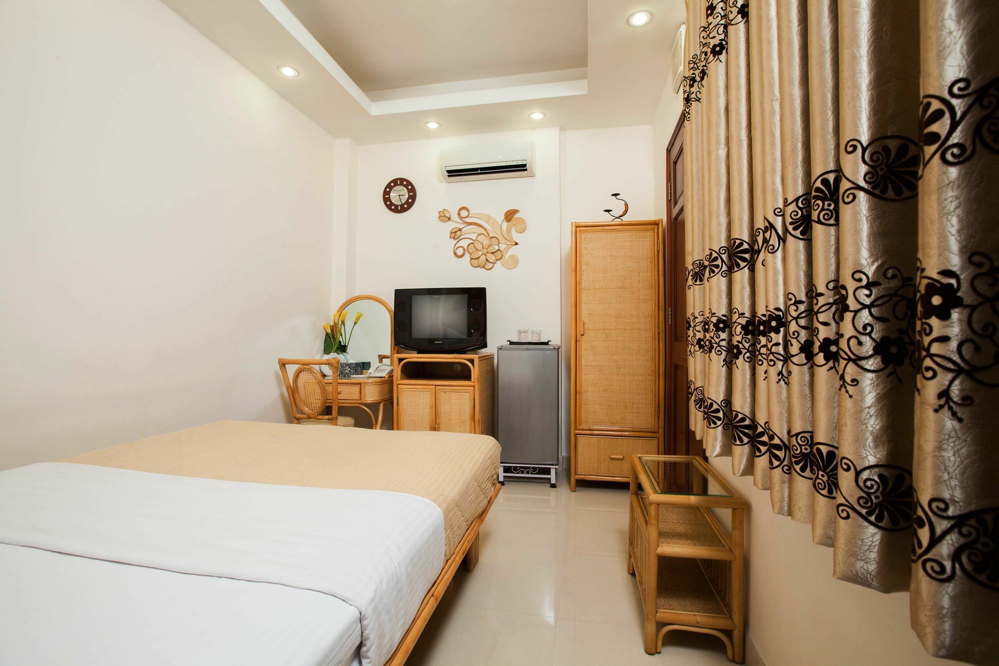 Calmette Hotel 151 - Ben Thanh Ho Chi Minh City Bagian luar foto